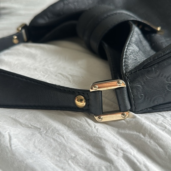Gucci GG Signature Ladies Hobo - Picture 9 of 12